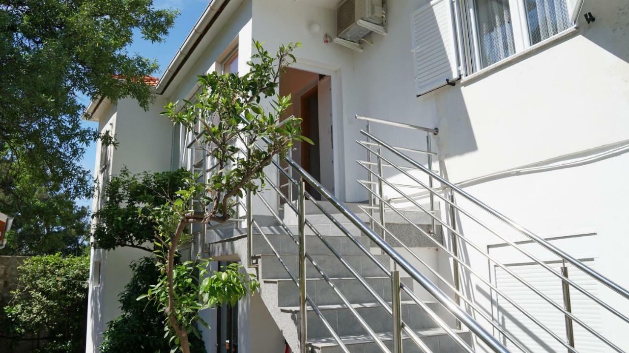 Apartment Ana Vinjerac Exterior photo